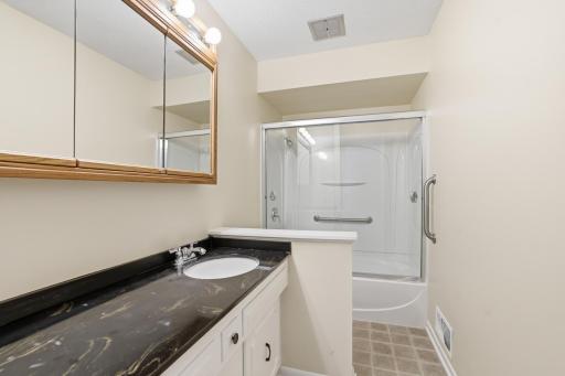 738 County Road B E, Saint Paul, MN 55117
