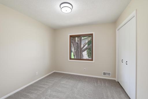 738 County Road B E, Saint Paul, MN 55117