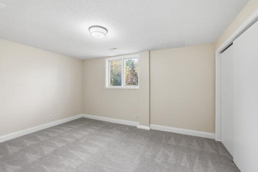 738 County Road B E, Saint Paul, MN 55117