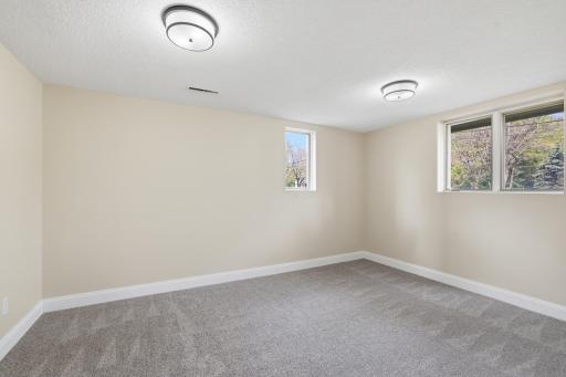 738 County Road B E, Saint Paul, MN 55117