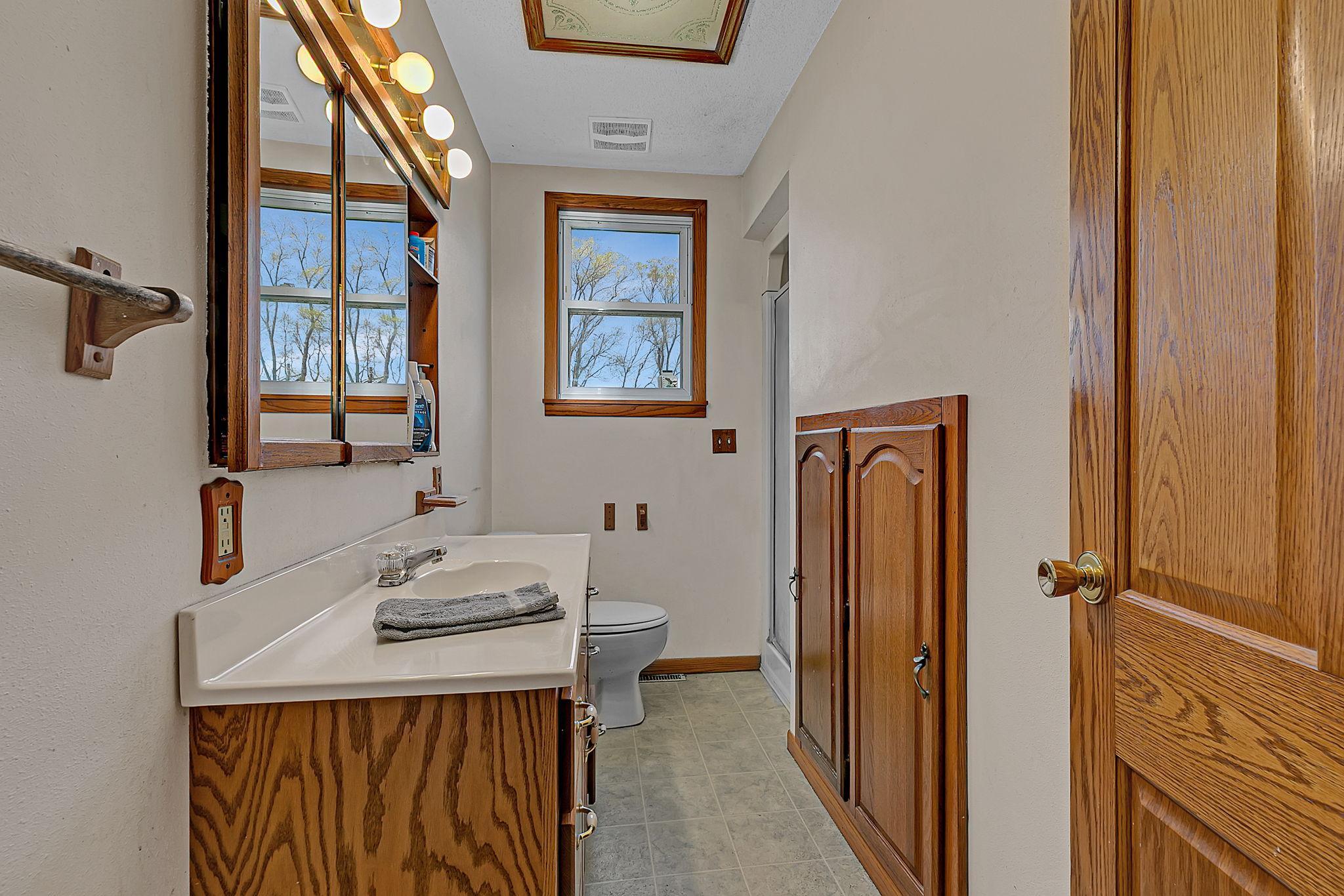Main floor 3/4 bathroom