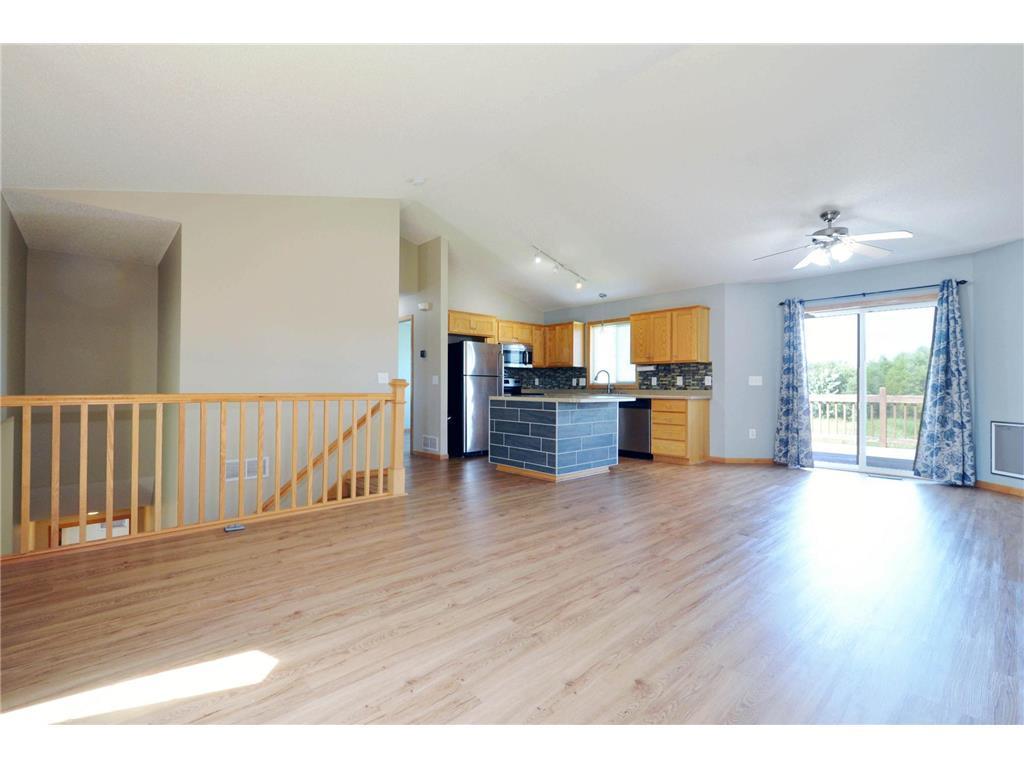 406 66 kitchen.jpg