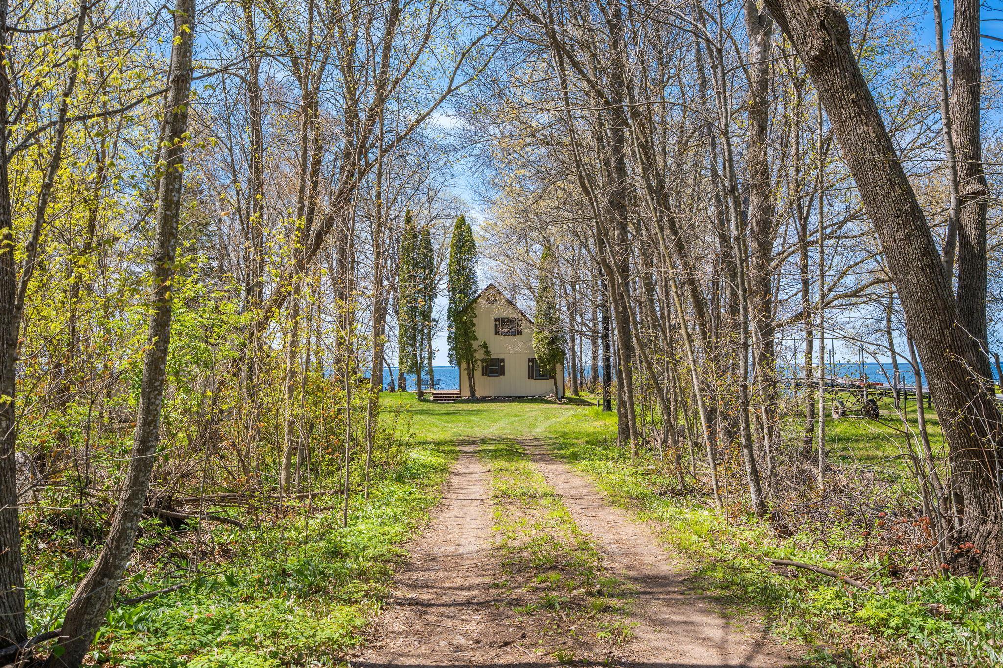 1-web-or-mls-18955-329th-pl.jpg