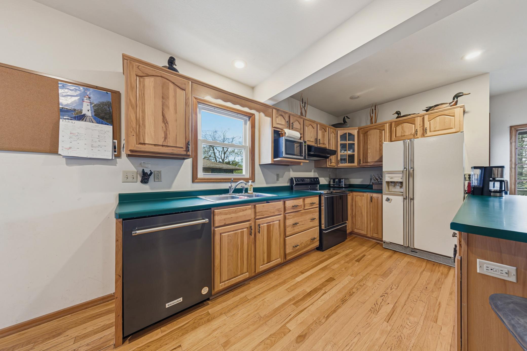 23 kitchen.jpg