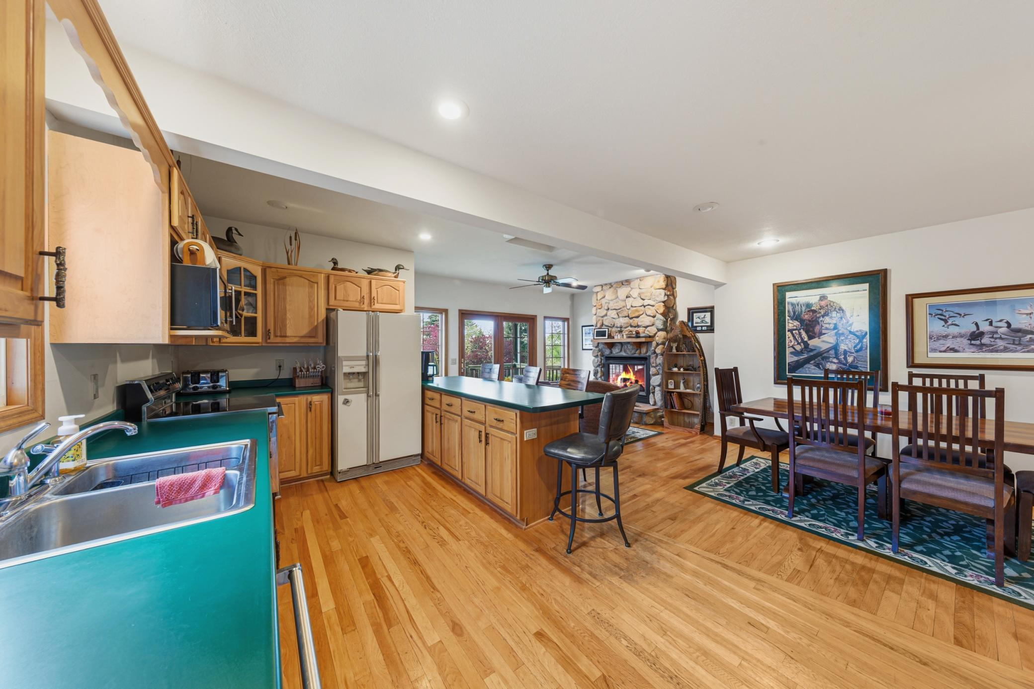 25 kitchen.jpg