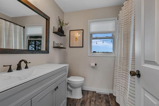 Main level full bath