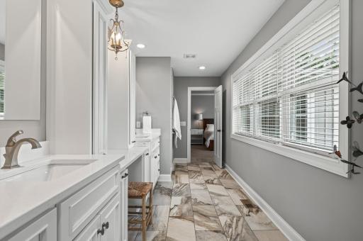 400 E Horseshoe Drive, Saint Paul, MN 55126