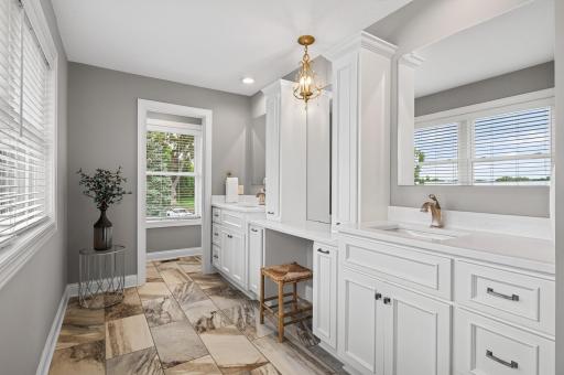 400 E Horseshoe Drive, Saint Paul, MN 55126