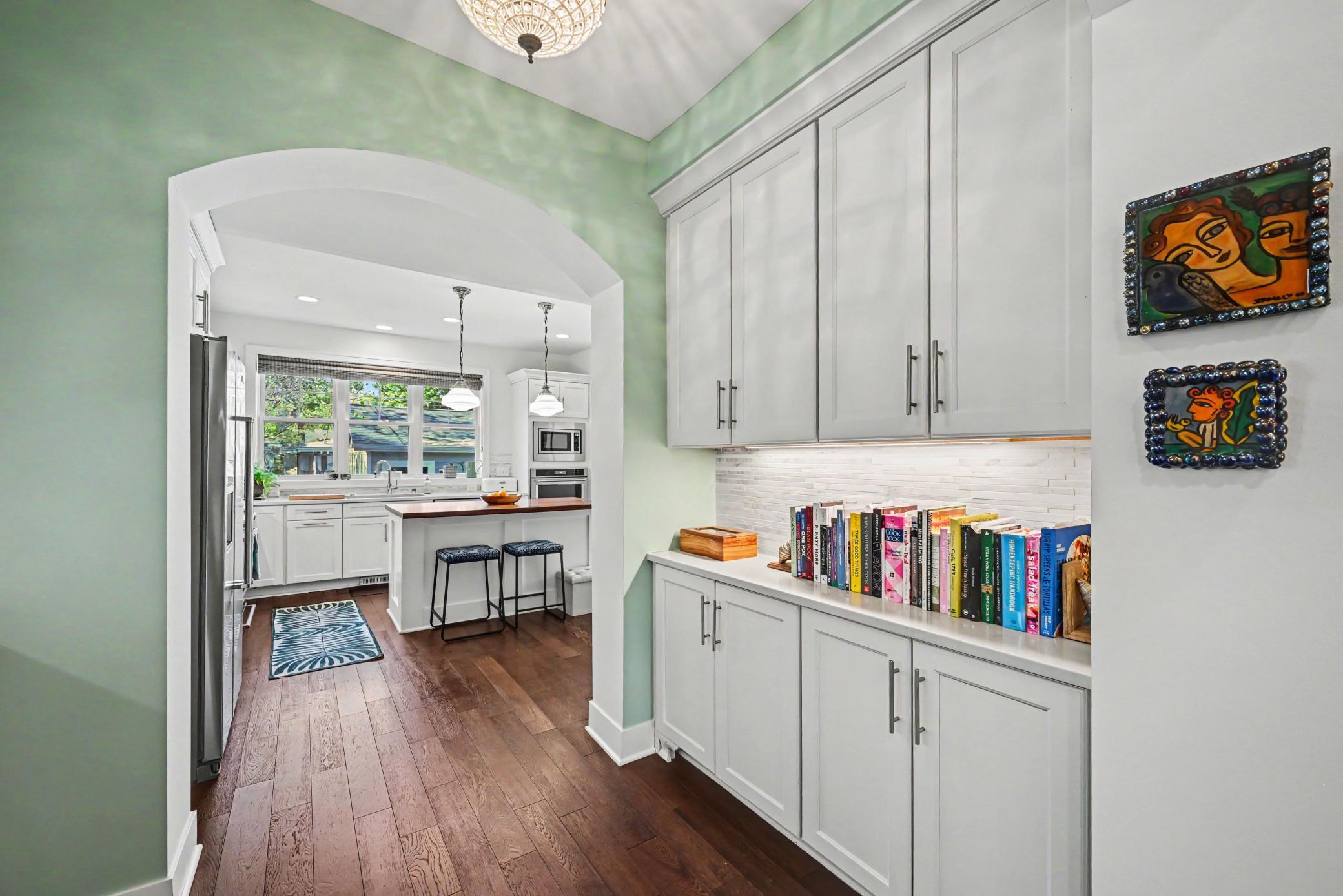 Walk through "pantry" interstitial space