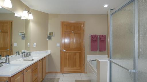 8292 Labont Way, 200, Eden Prairie, MN 55344