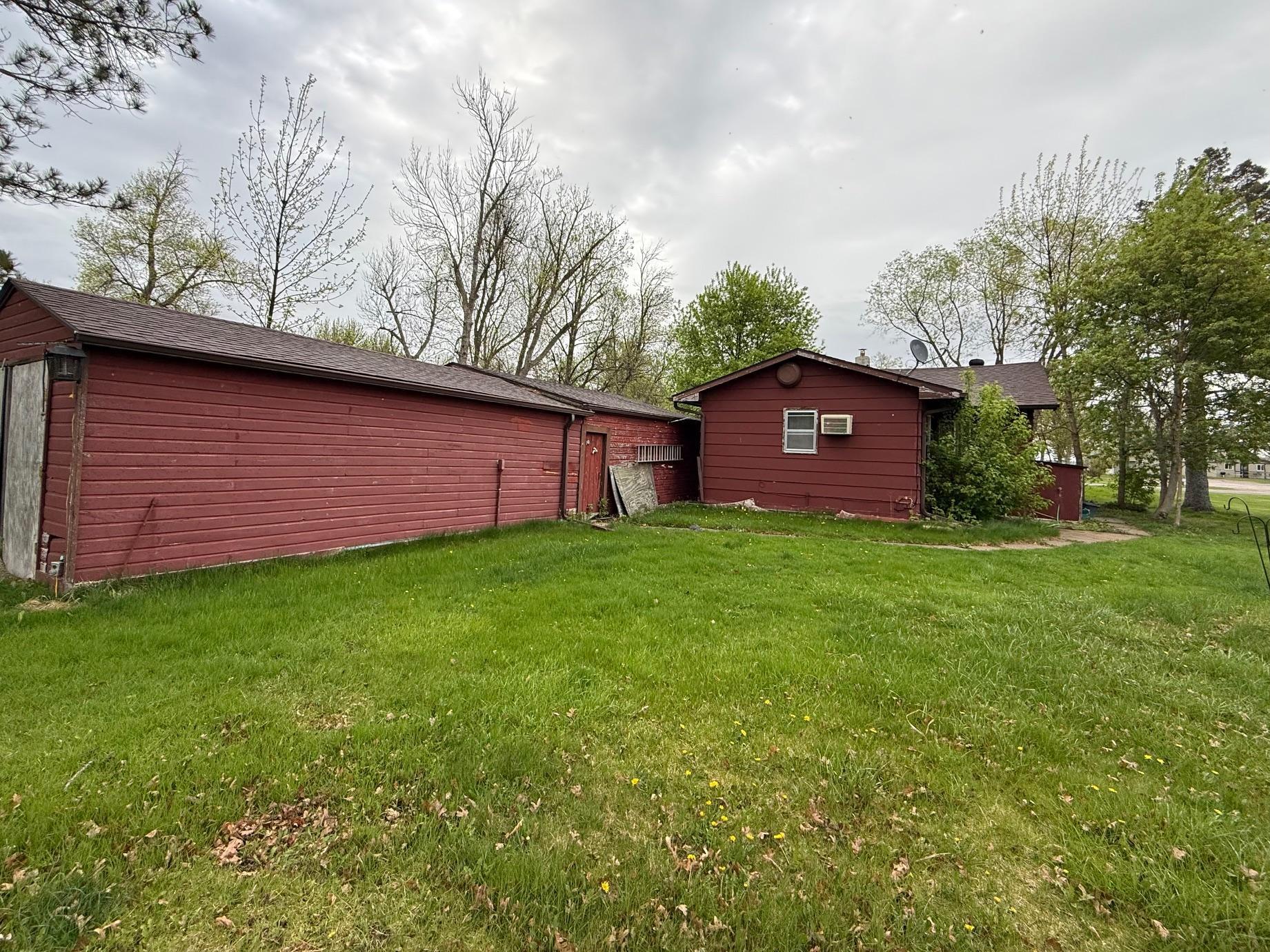 Back Garage & Yard