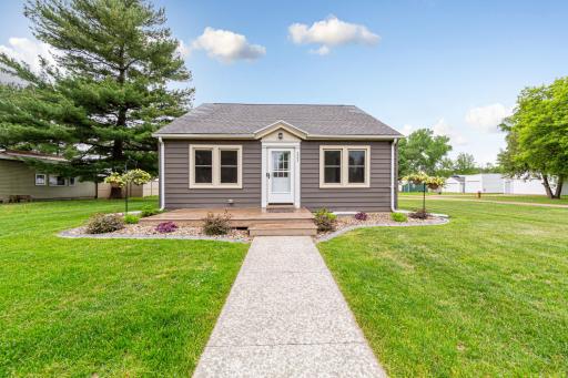 111 Joy Avenue SW, Madelia, MN 56062