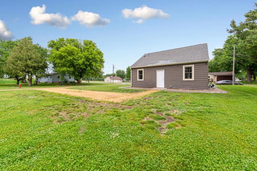 111 Joy Avenue SW, Madelia, MN 56062