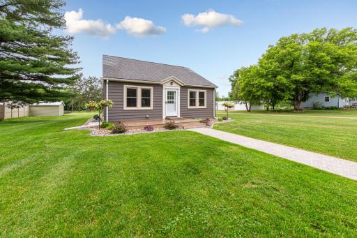 111 Joy Avenue SW, Madelia, MN 56062