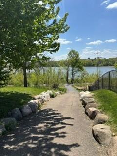 Access to Dakota Trail.jpg