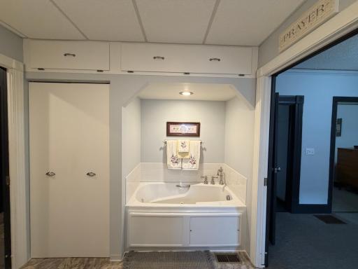 312 W Luverne Street, Magnolia, MN 56158