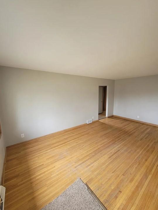 Livingroom 2.jpg