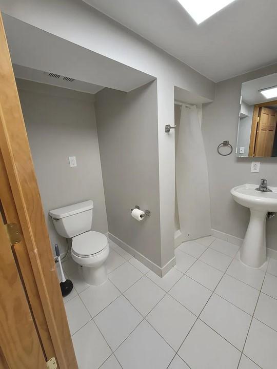 Bathroom 2.jpg