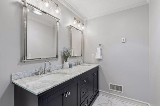 6206 Cascade Pass, Chanhassen, MN 55317