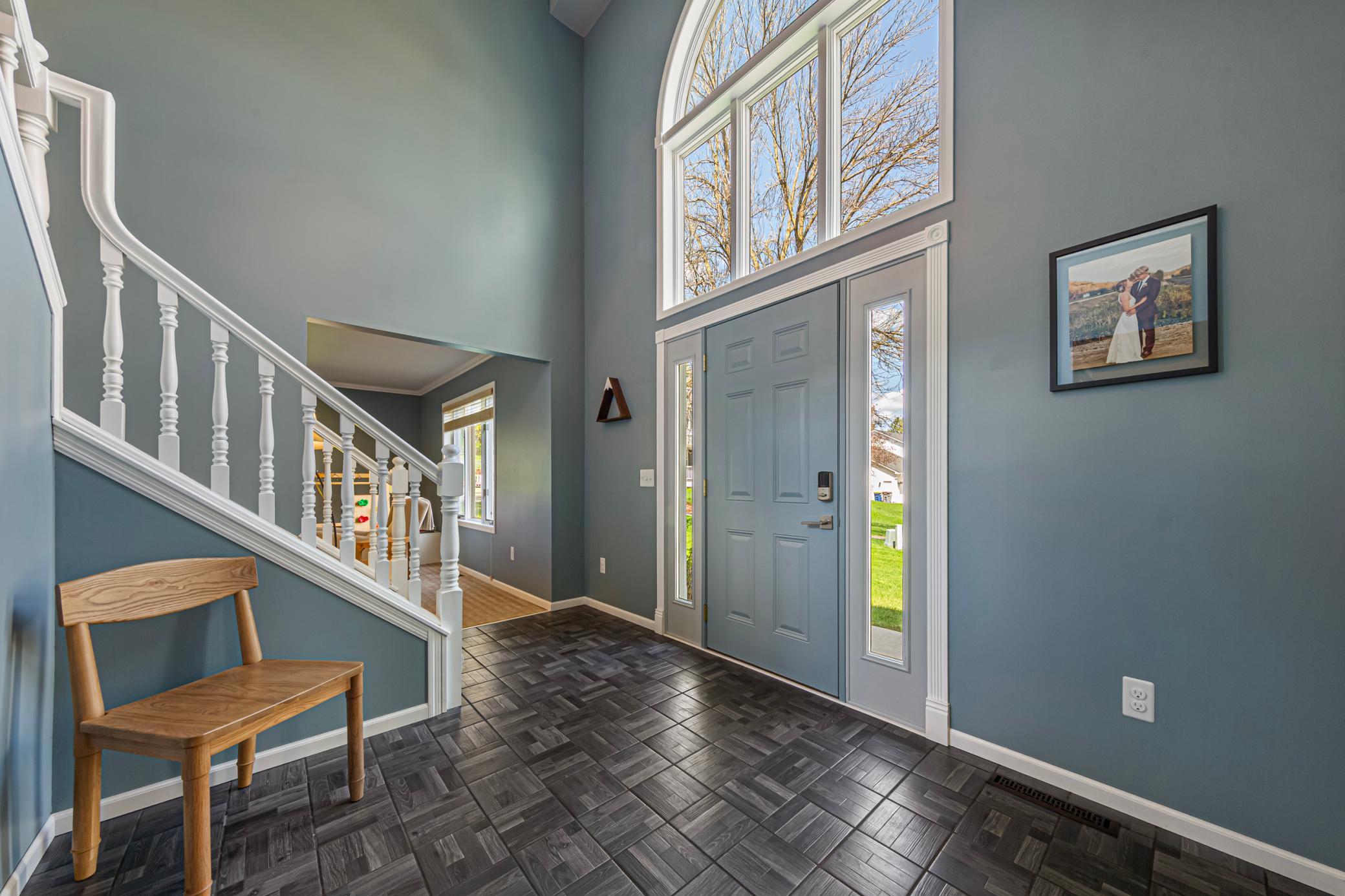 10 entry_foyer.jpg