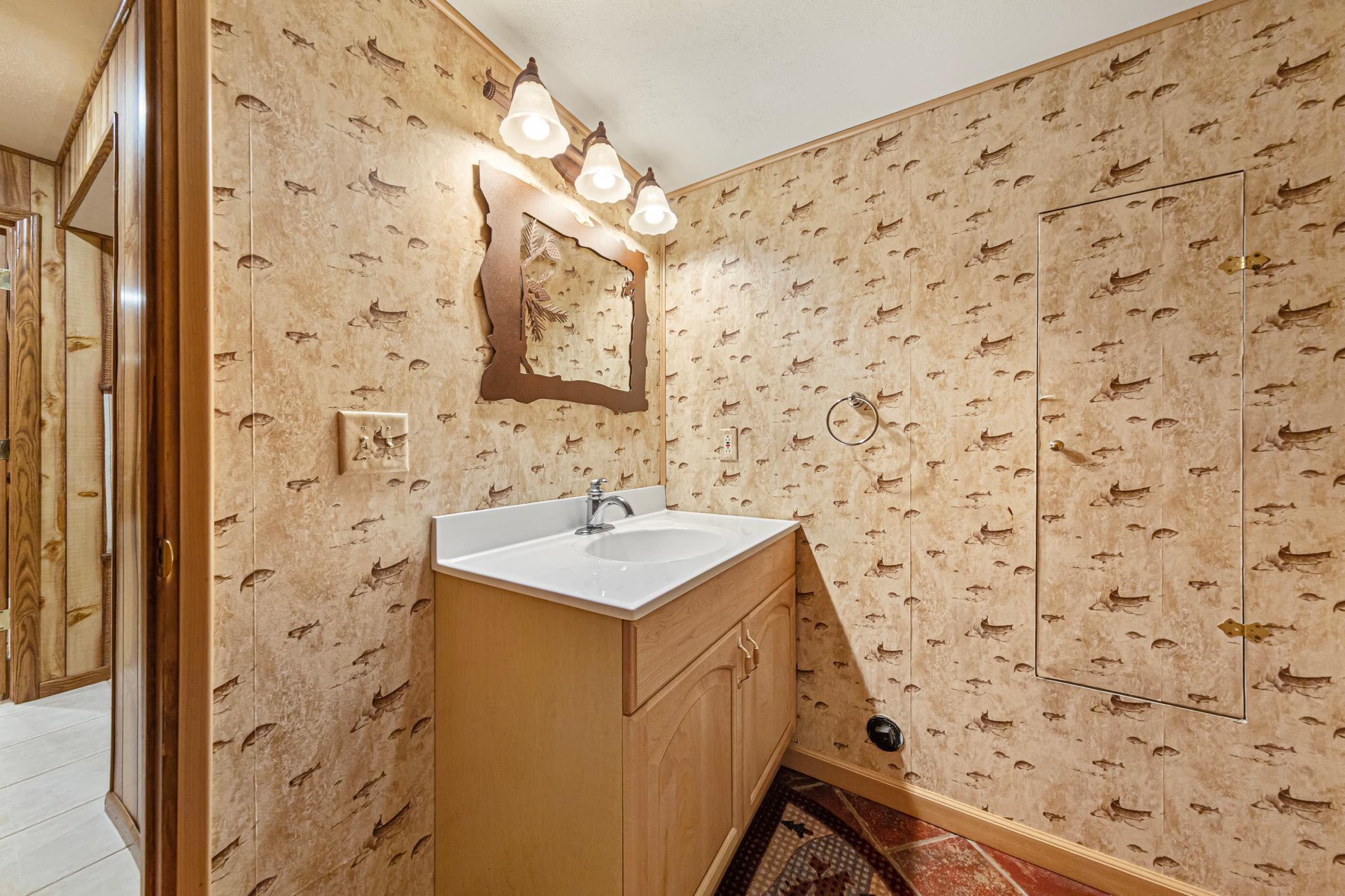 45 bathroom_lower.jpg