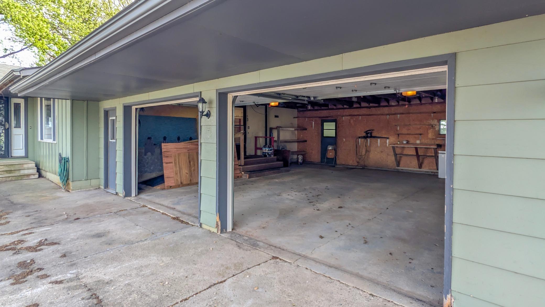 2 Car Garage (Attached)