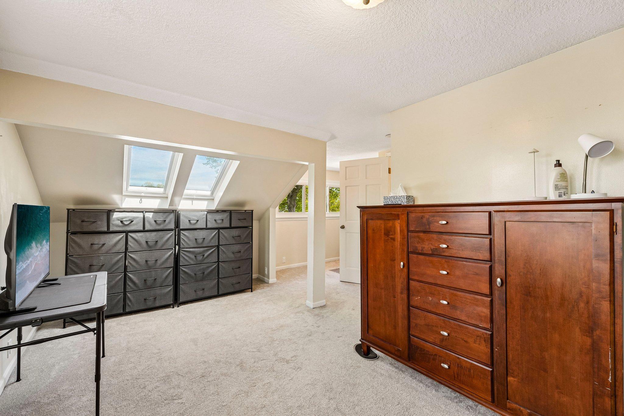 5023 Edgewater Drive