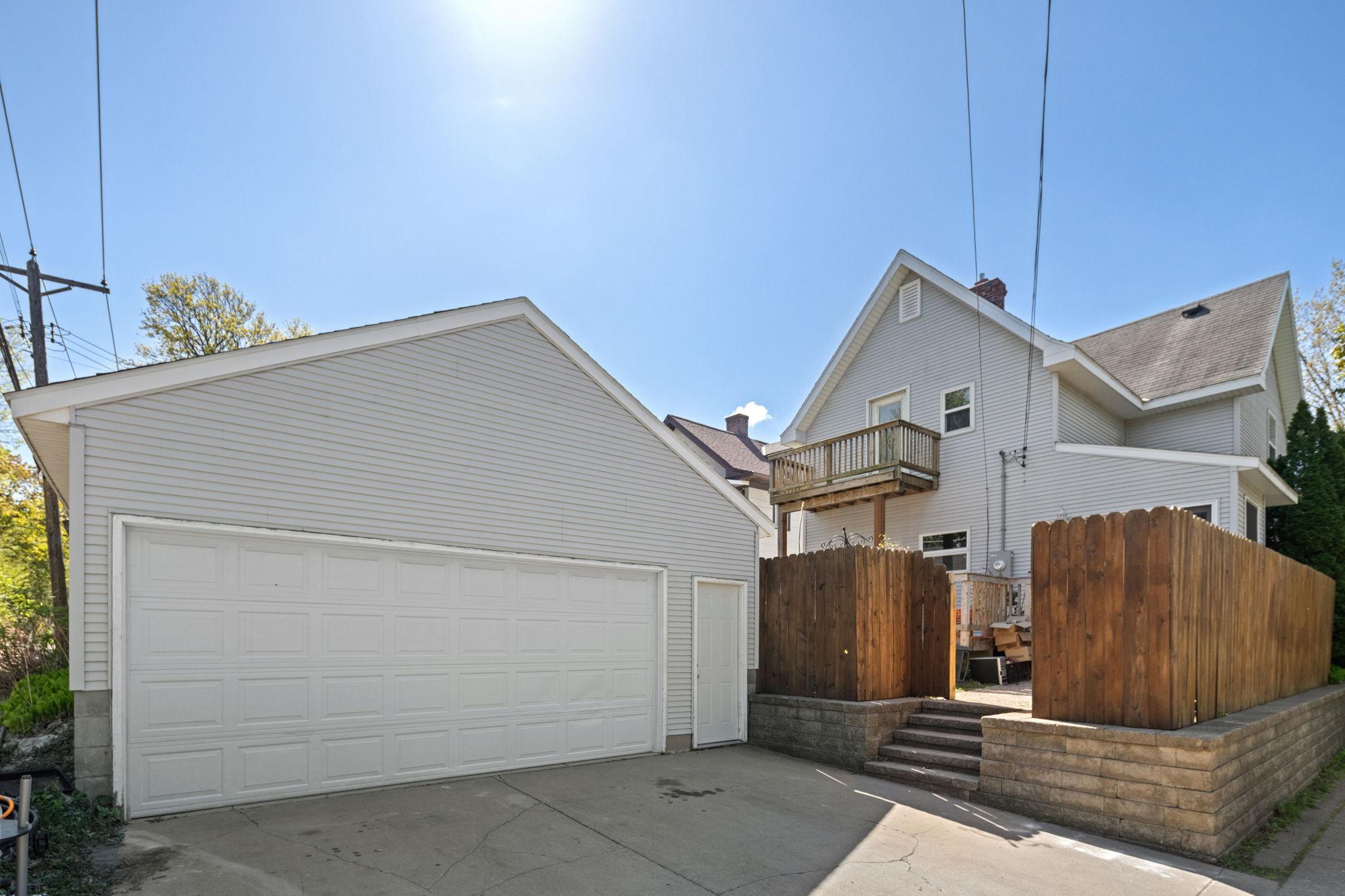 2-Car Garage