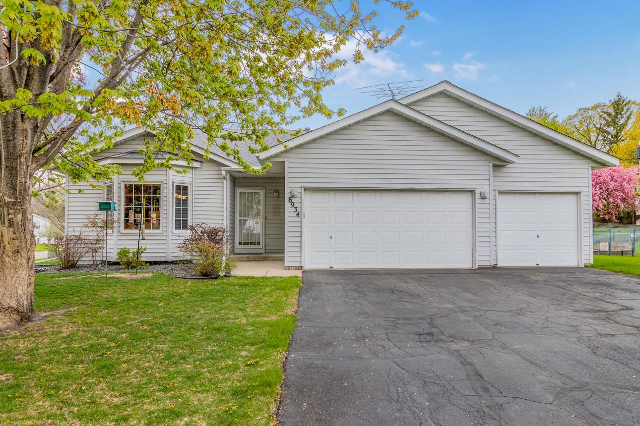 Welcome to 6934 4th St Ct N!