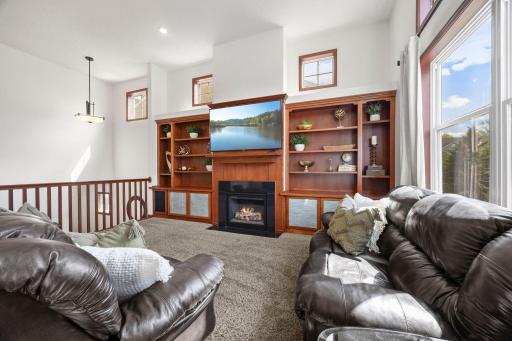468 Stonewood Lane, Burnsville, MN 55306