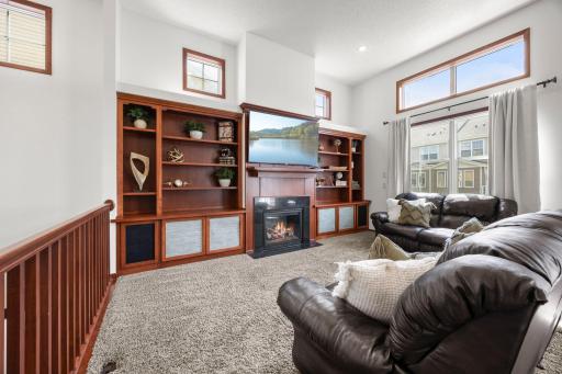 468 Stonewood Lane, Burnsville, MN 55306