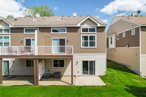 468 Stonewood Lane, Burnsville, MN 55306