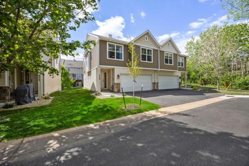 468 Stonewood Lane, Burnsville, MN 55306