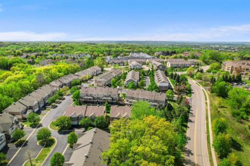 468 Stonewood Lane, Burnsville, MN 55306