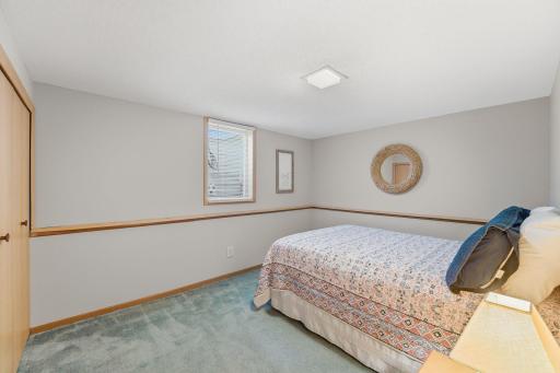970 Redwood Drive, Apple Valley, MN 55124