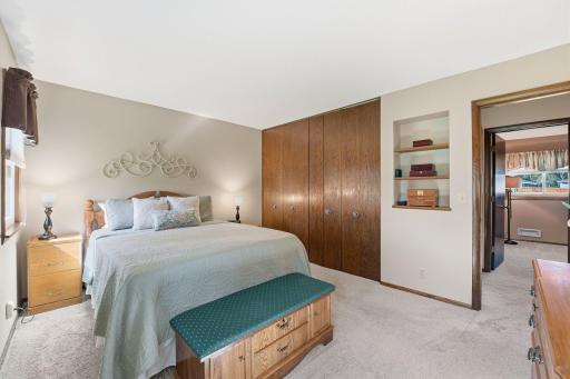 970 Redwood Drive, Apple Valley, MN 55124
