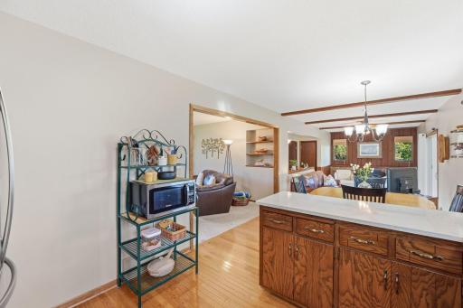 970 Redwood Drive, Apple Valley, MN 55124