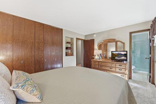 970 Redwood Drive, Apple Valley, MN 55124