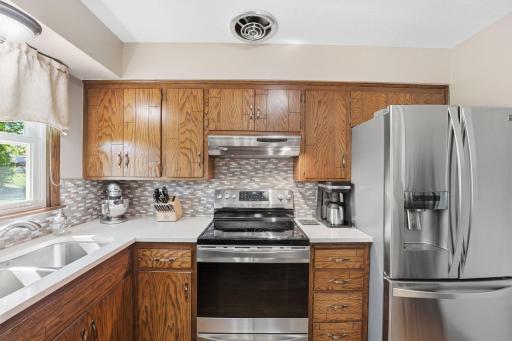 970 Redwood Drive, Apple Valley, MN 55124