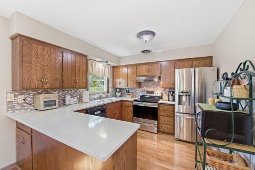 970 Redwood Drive, Apple Valley, MN 55124
