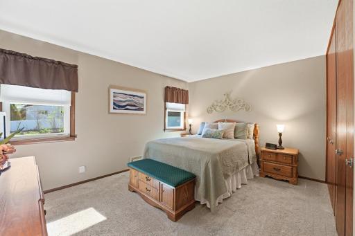 970 Redwood Drive, Apple Valley, MN 55124