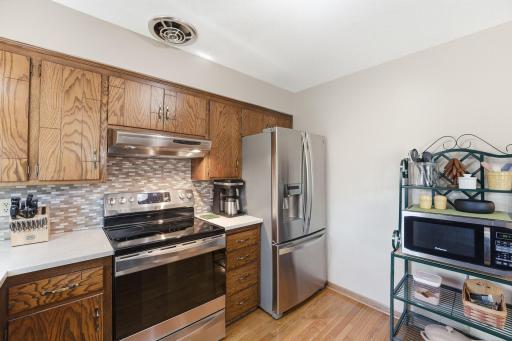 970 Redwood Drive, Apple Valley, MN 55124