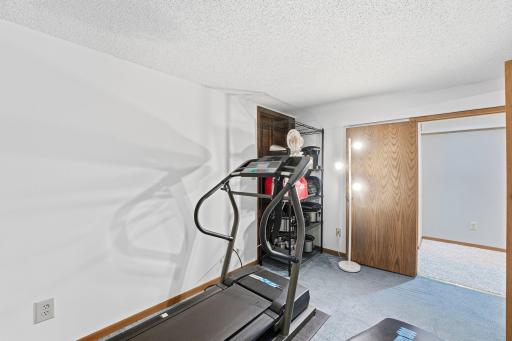 970 Redwood Drive, Apple Valley, MN 55124