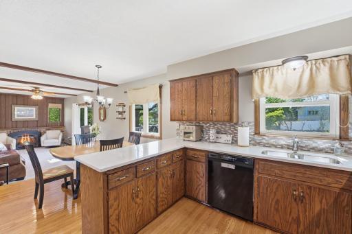 970 Redwood Drive, Apple Valley, MN 55124