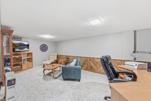 970 Redwood Drive, Apple Valley, MN 55124