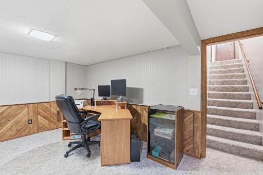 970 Redwood Drive, Apple Valley, MN 55124