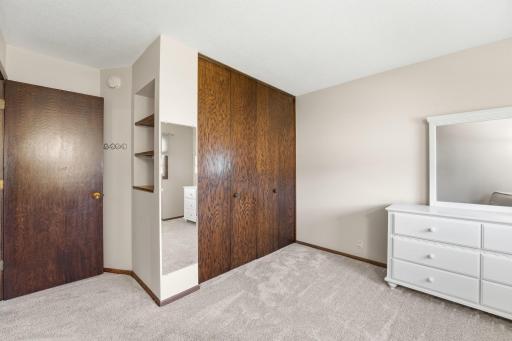 970 Redwood Drive, Apple Valley, MN 55124