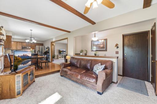 970 Redwood Drive, Apple Valley, MN 55124