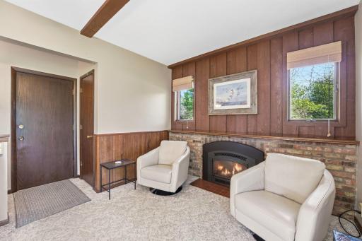 970 Redwood Drive, Apple Valley, MN 55124