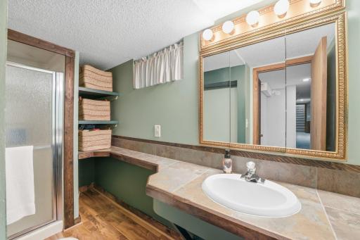 970 Redwood Drive, Apple Valley, MN 55124